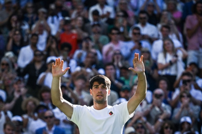 Alcaraz ends Tarvet's Wimbledon adventure, Sabalenka advances