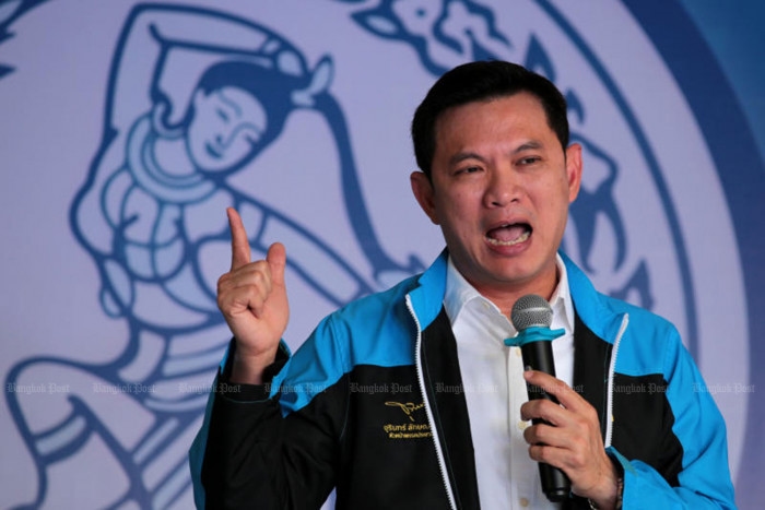 Former Democrat deputy leader Suchatvee quits to form new party