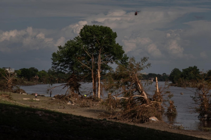 Texas flood's toll tops 100