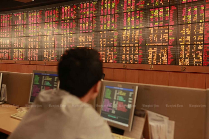 Thai investor confidence hit by political turbulence