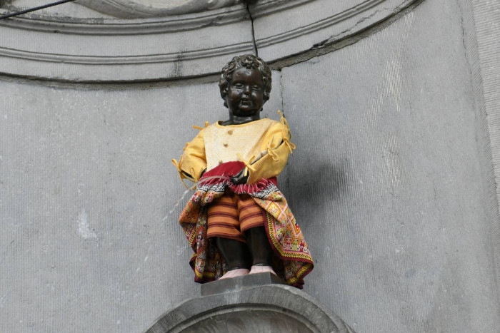 Thai textiles shine on Belgium's iconic Manneken Pis statue