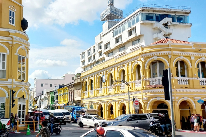 Long holiday benefits Phuket, but visitor numbers down