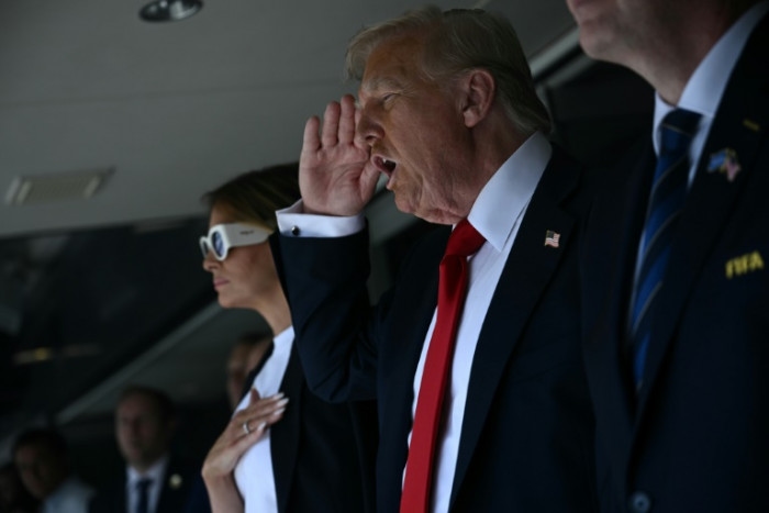 Boos and applause for Trump at FIFA Club World Cup final