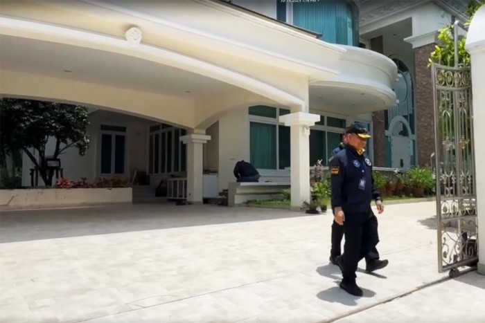 More raids as police seek to arrest Kok An's children