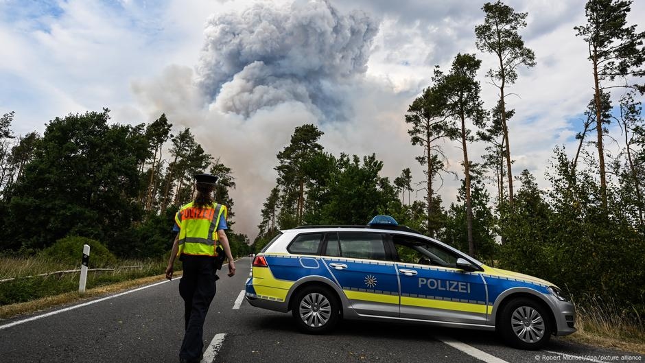 Germany updates: 1,000 firefighters tackle wildfires in east – DW – 07/04/2025