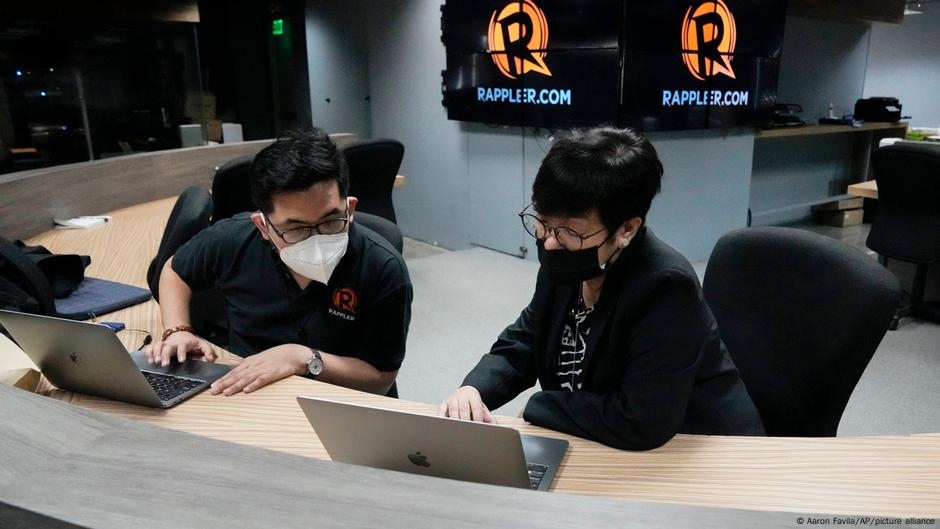 Advancing dialogue with the help of AI