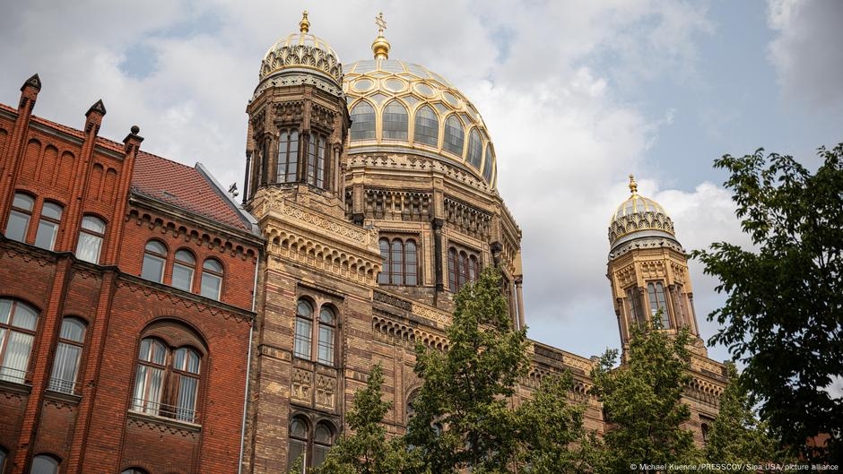 Germany updates: Iran's envoy summoned over suspected spy – DW – 07/01/2025