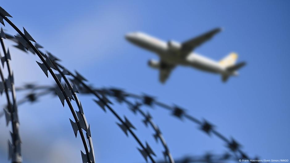 Austria deports first Syrian since start of civil war – DW – 07/03/2025