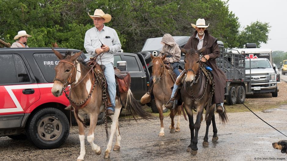 Texas flood: Search efforts for dozens of missing continue – DW – 07/08/2025