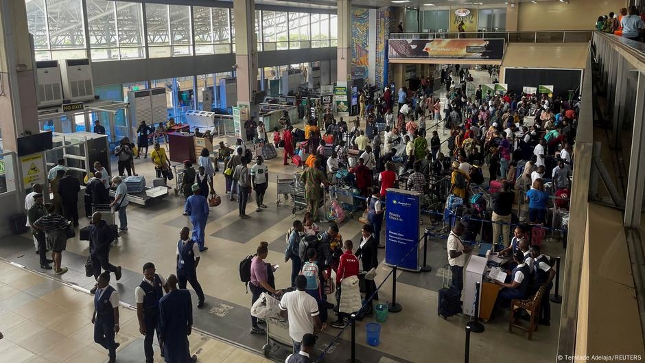 Nigerians face new US visitor visa restrictions – DW – 07/09/2025