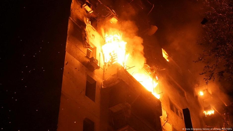Ukraine updates: Russia hits Odesa, Sumy in overnight attack – DW – 07/19/2025