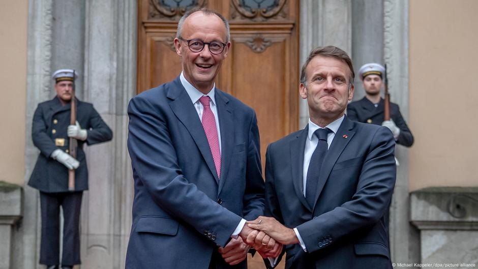 Merz, Macron present united front amid EU-US trade row – DW – 07/24/2025