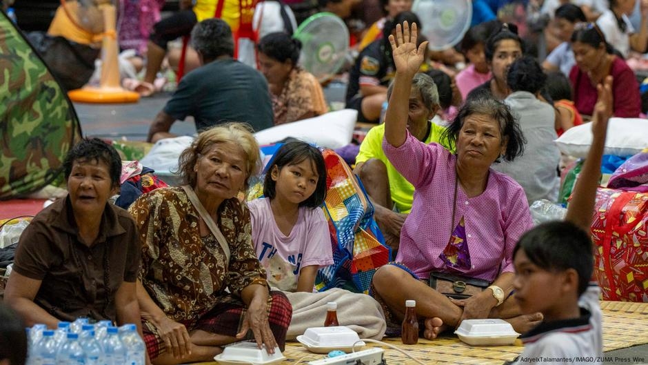 Trump says Thailand, Cambodia seek ceasefire talks – DW – 07/26/2025