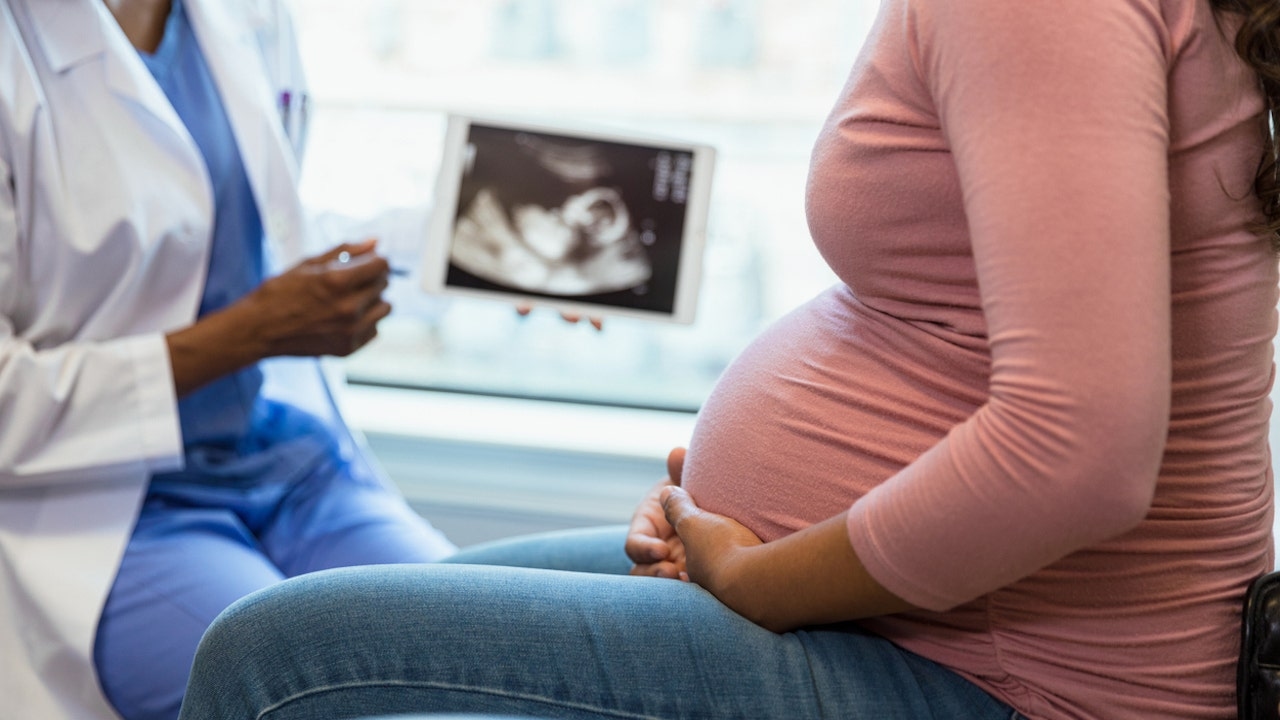 Chicago abortion clinic opens offering controversial third-trimester abortions