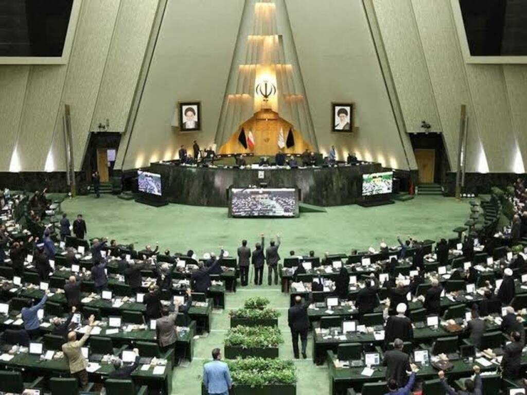 إيران تسبعد استئناف المحادثات مع أمريكا قبل تلبية شروطها