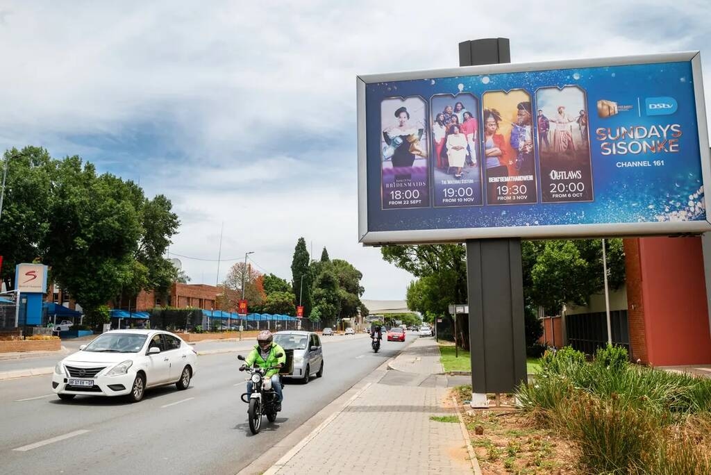 قناة+ تصبح أكبر شبكة للتلفزيون المدفوع بإفريقيا بعد صفقة مليارية
