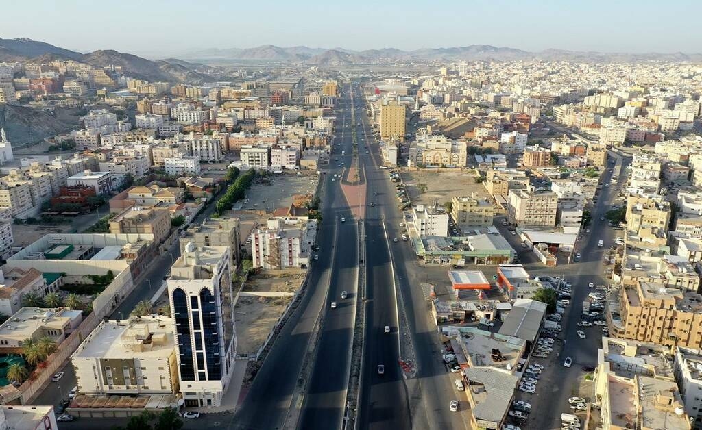 قطاع النقل يدفع التنمية في المدينة المنورة ويجذب المستثمرين ورواد الأعمال