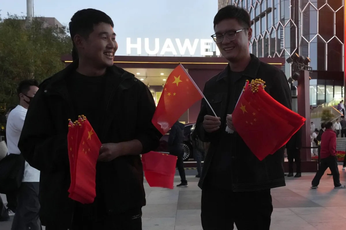 China's SAIC, Huawei to Partner in Developing New Smart EVs
