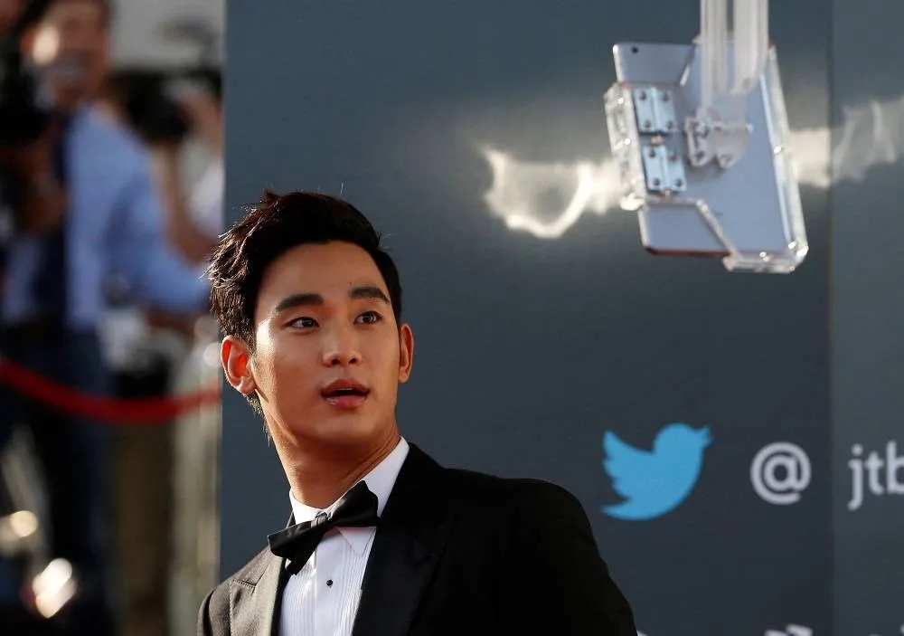 Brands Ditch South Korean Actor Kim Soo-hyun Over Dating Scandal