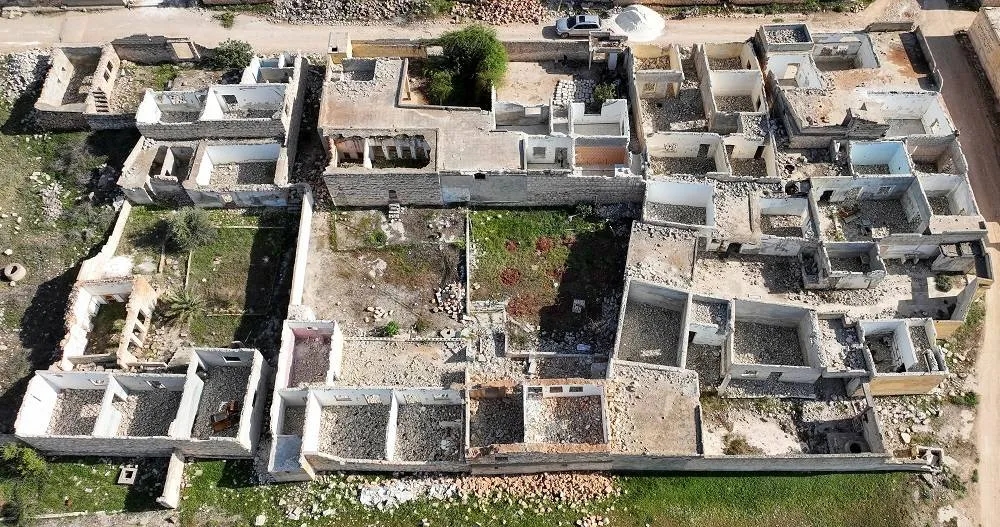 Lacking Aid, Syrians Do What They Can to Rebuild Devastated Aleppo