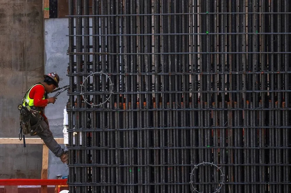 China's First Four-Month Steel Exports at Record High Despite Tariff Turmoil