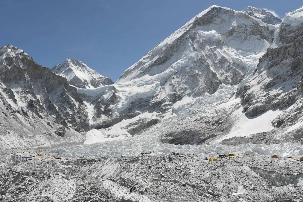 Expedition Organizers Say 2 Climbers Have Died on Mount Everest