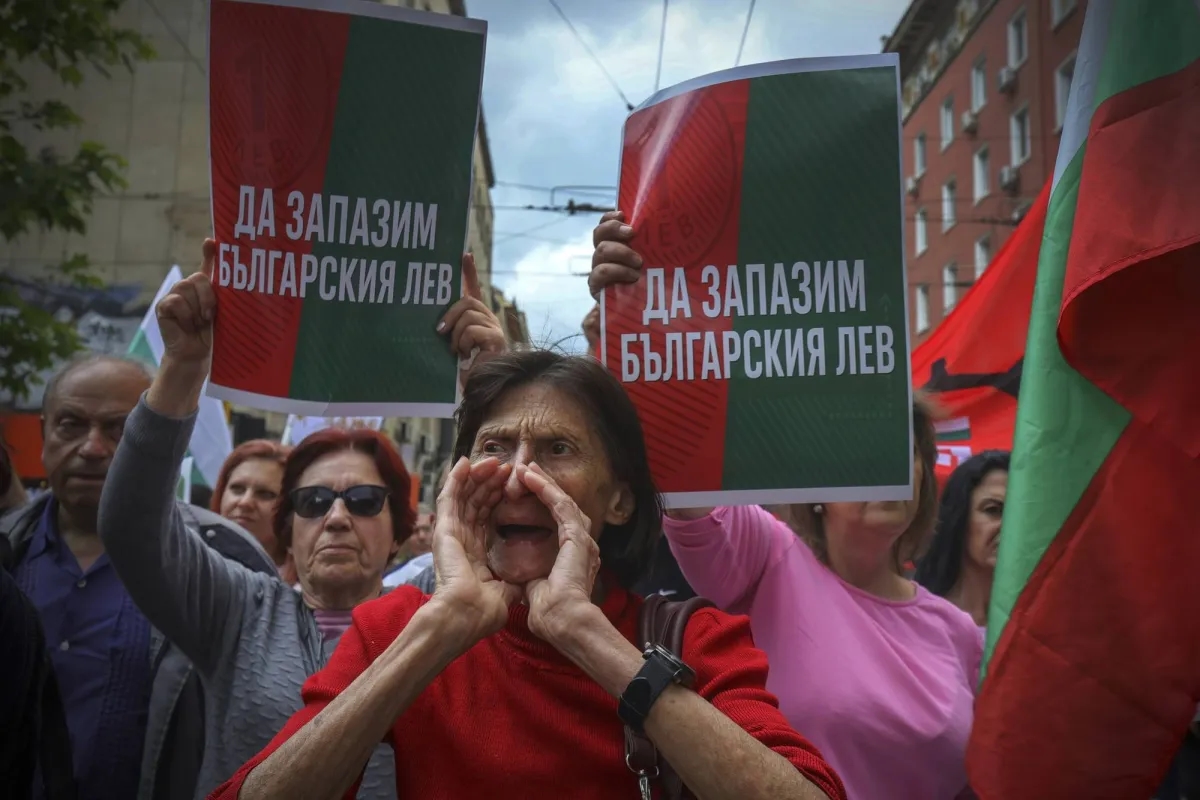 Thousands Protest Bulgaria's Euro Adoption and Call for Referendum