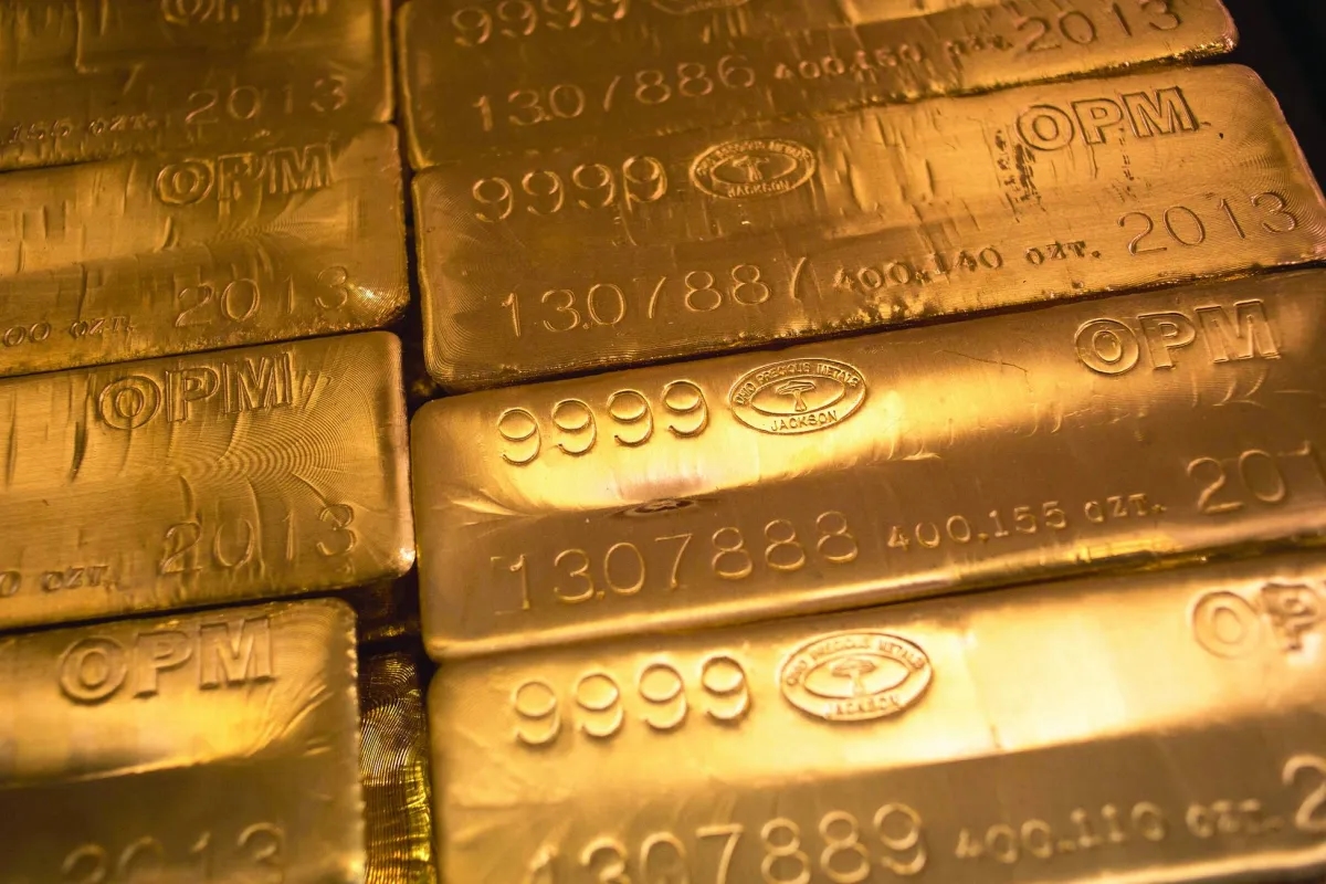 Gold Holds in Narrow Range as Spotlight Shifts to US Jobs Data