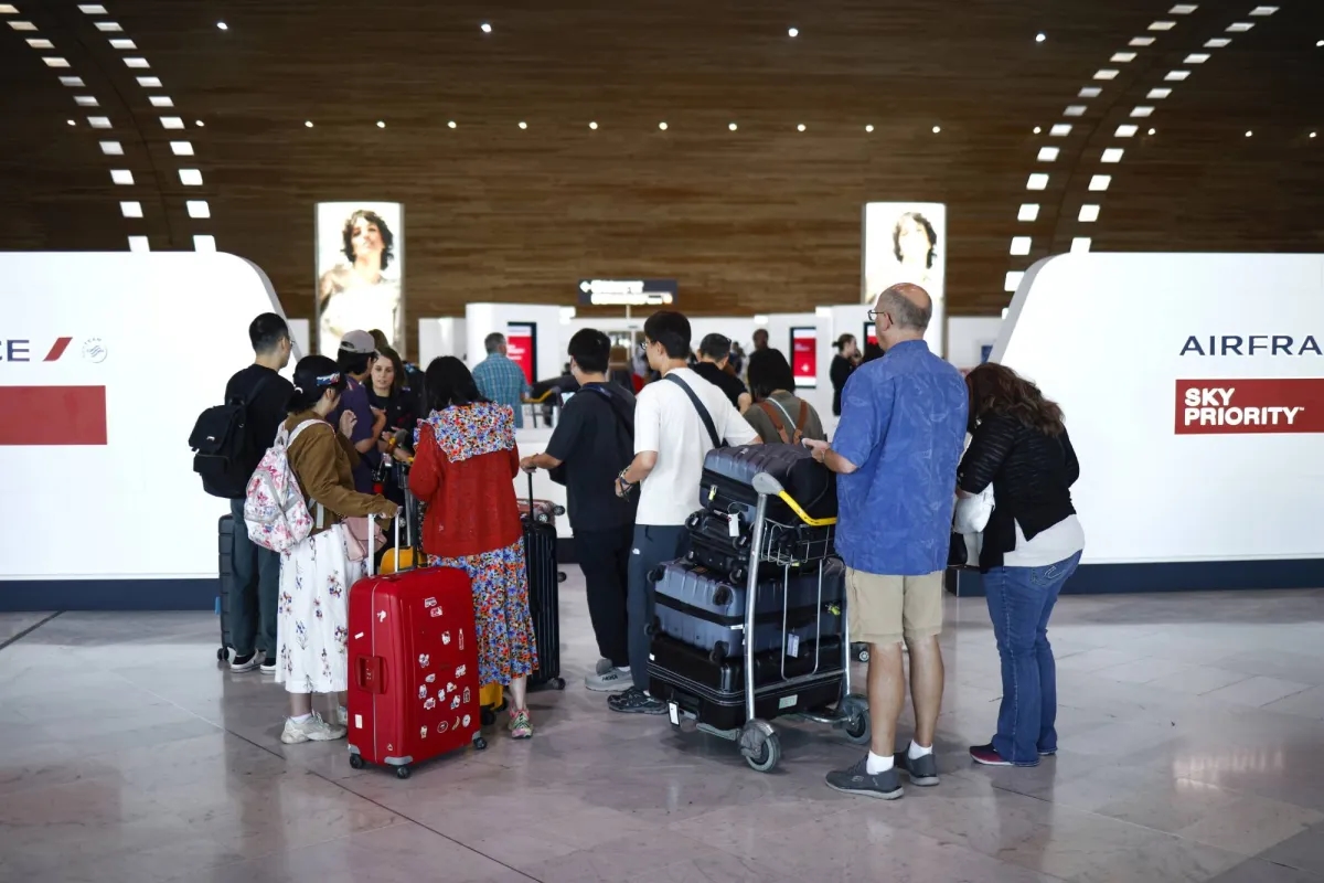 French Air Traffic Controllers' Strike Disrupts Flights for 2nd Day