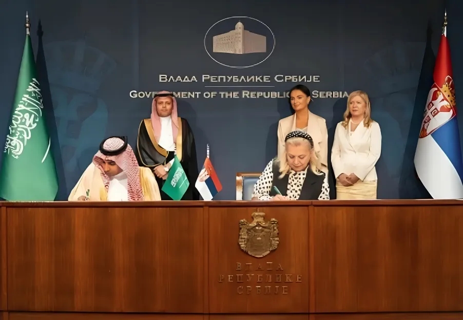 السعودية توقّع اتفاقية للنقل الجوي مع صربيا وتحدث الإطار التشغيلي مع إندونيسيا