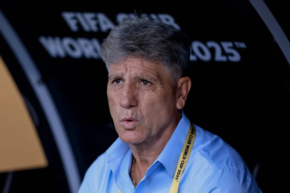 مدرب فلومينينسي: الهلال خصم صعب… فوزهم على مانشستر لم يكن سهلاً