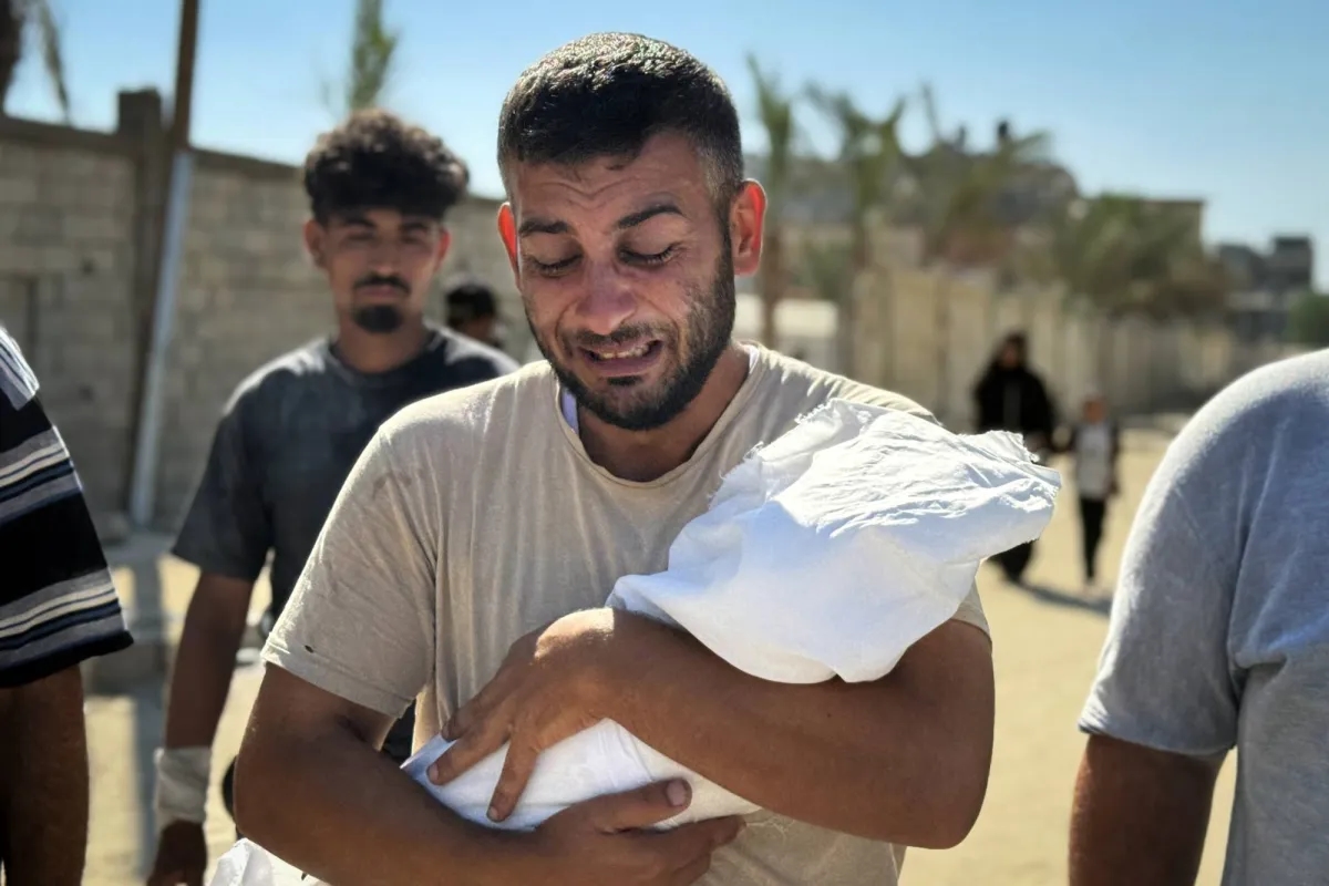 «جلد على عظم»... أطفال غزة معرّضون للموت بسبب نقص الحليب