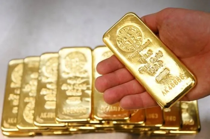 الذهب يرتفع مدفوعاً برسوم ترمب الجديدة على كندا