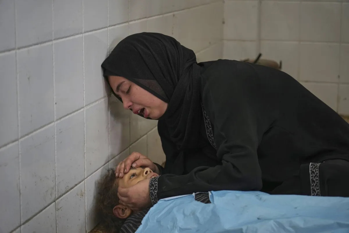مقتل 60 فلسطينياً بينهم 27 من منتظري المساعدات في غزة