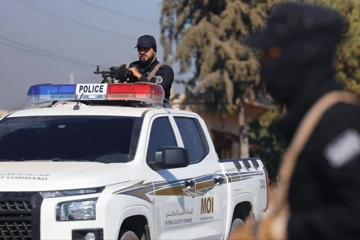 الداخلية السورية تفكك خلايا مسلحة موالية لماهر الأسد بمحافظة اللاذقية
