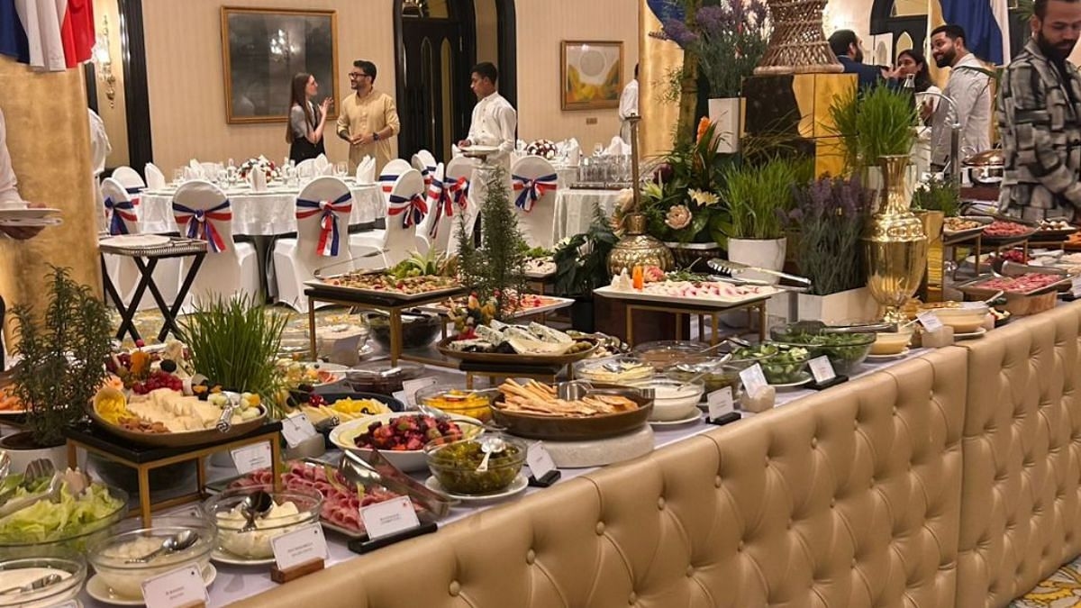 Mumbai social scavengers are a special breed—did full paisa vasooli on Bastille Day in Taj
