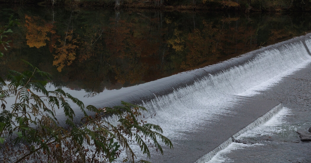 Missouri Man Dies in Dam's Hydraulics While Trying to Save Trapped Boater
