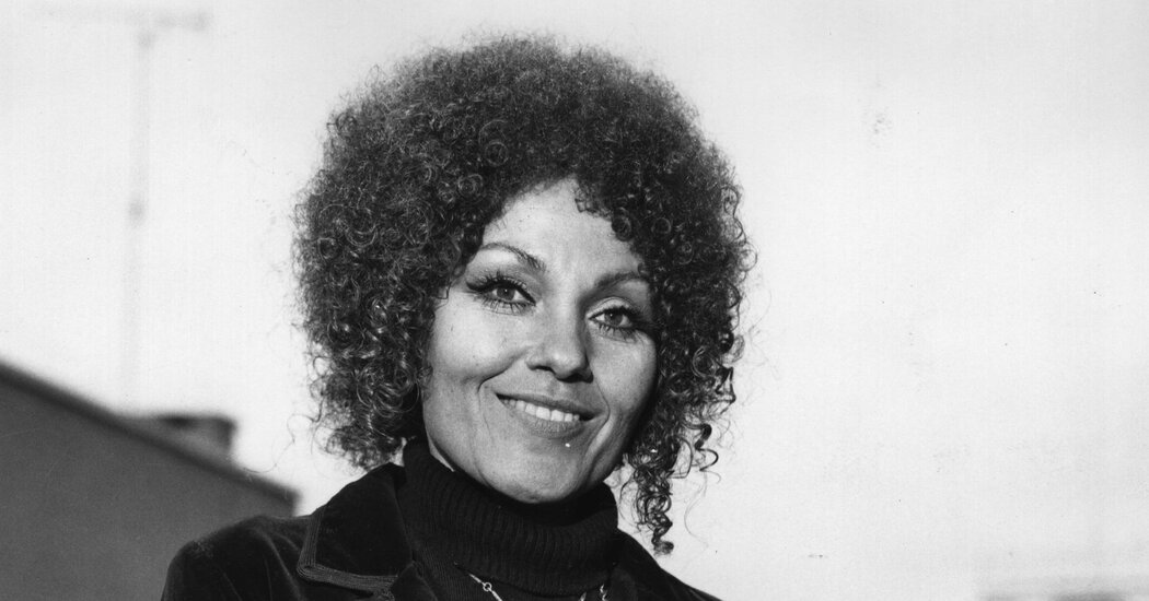 Cleo Laine, Acclaimed British Jazz Singer, Is Dead at 97