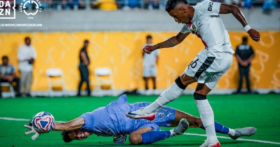 بونو يتلقى مكافأة مالية كبيرة بعد تصدياته الحاسمة مع الهلال