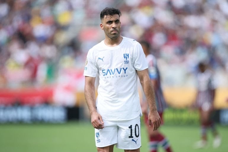 مدرب الهلال السعودي يفاجئ حمد الله