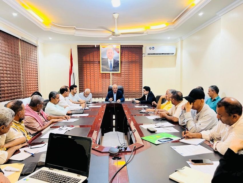 وزير المياه يترأس اجتماعًا لتحديث المساهمات الوطنية في مواجهة تغير المناخ