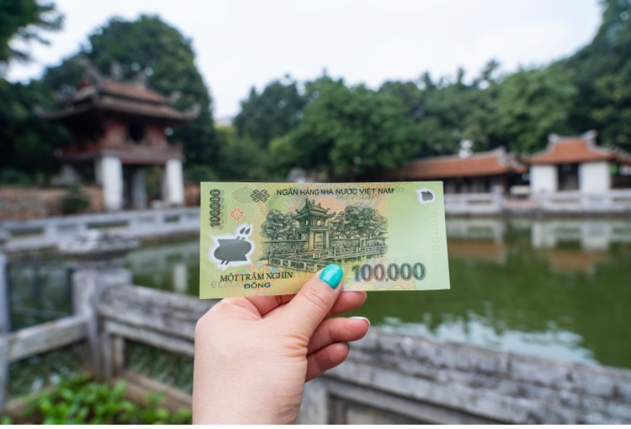 A Backpacker's Guide to Spending Dong Without Stress