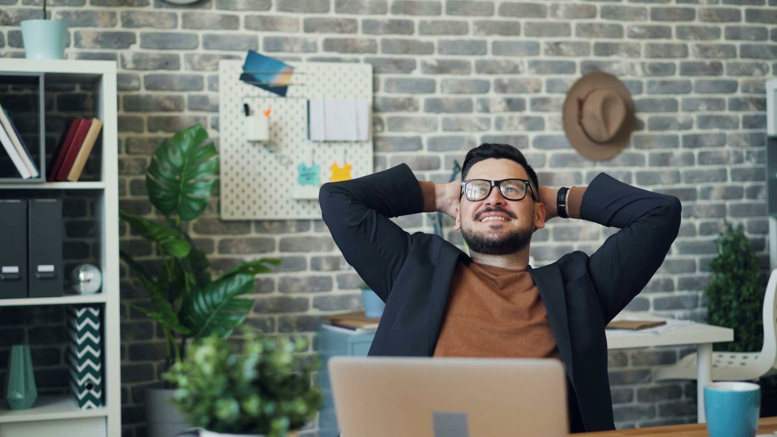 KPIs That Reveal True Hybrid Team Performance