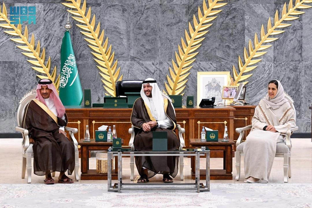 الأمير سعود بن نهار يلتقي وزير السياحة ويطلقان فعاليات 'صيف الطائف 2025'