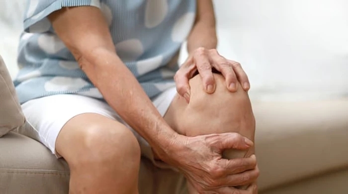 منها الكركم والزنجبيل.. الكشف عن 5 أطعمة تخفف أعراض التهاب المفاصل