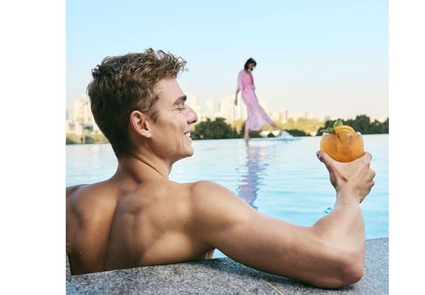 Rosé Day Rendezvous (27 June) : Enjoy Chic Poolside Pours at Vida Hotels