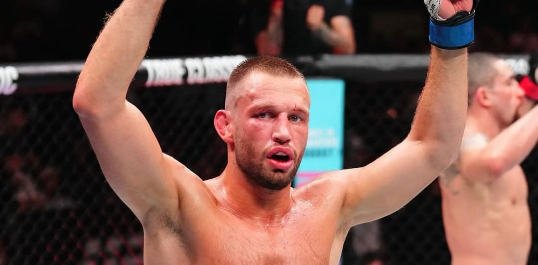 De Ridder wins split decision over Whittaker in UFC Abu Dhabi main event