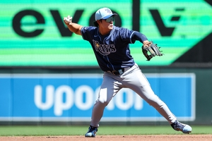 Kim Ha-seong returns to MLB after 11 months with hit, stolen base
