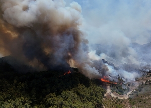 Syria fights 'catastrophic' fires for fourth day