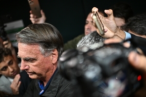 Brazil's top court threatens Bolsonaro with arrest, demands explanation for order breach